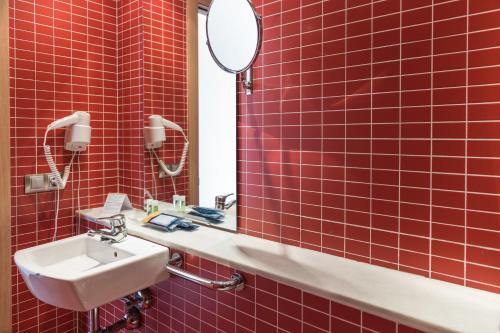 Casp 74 Apartments - image 4