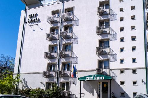 City Hotel Bucharest - image 3