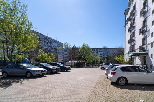 City Hotel Bucharest - image 8