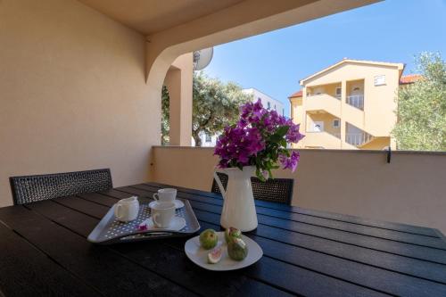 Two-Bedroom Apartment with Terrace image 8