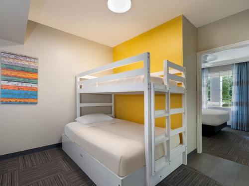 2 Bedroom Queen Family Suite room in Holiday Inn Resort Orlando Suites - Waterpark By IHG
