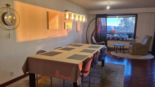 3-bedroom lake view and near center apartment with sauna