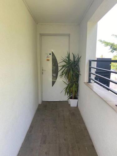 Ideal Apartment For 4 By Marseille Airport in Marignane