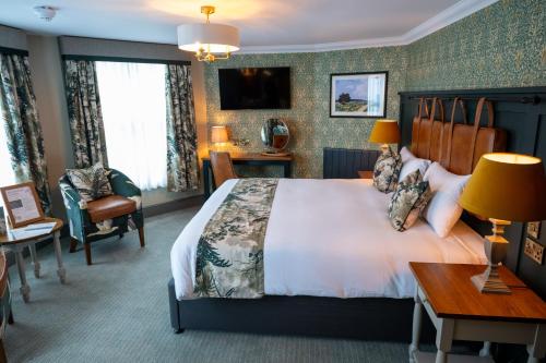 Wheatsheaf Hotel by Good Night Inns in Runnymede