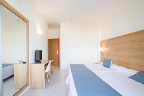 room detail thumbnail 1