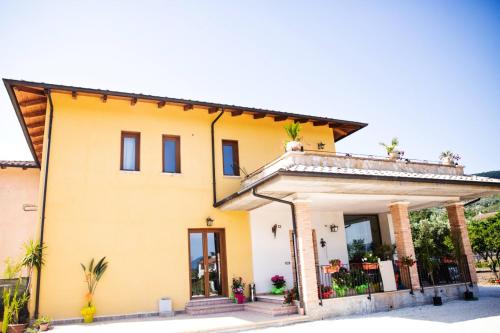 . Modern apartment with shared pool in Latina - 33 m²