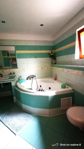 Apartmán Srubík (Apartman Srubik) in Bratrinov