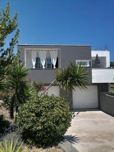 Apartments Dora Bibinje, 30 m from the sea 5