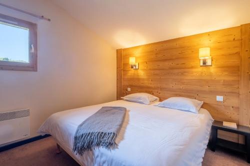 Two-Bedroom Apartment Sleeping Alcove (8 People) Mountain View