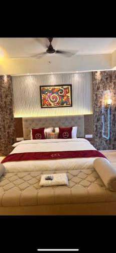 Deluxe King Suite image 3