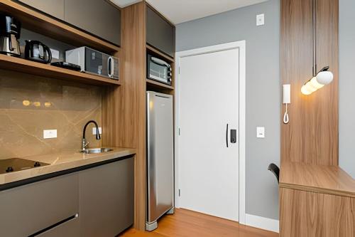 Easy Emiliano - Apartamentos UROOMS - Tap to explore photos