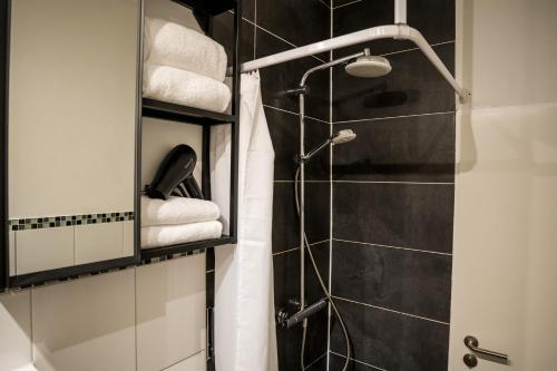 Spacious Apartment in Berlin Mitte for 6, Berlin (Foto 8)