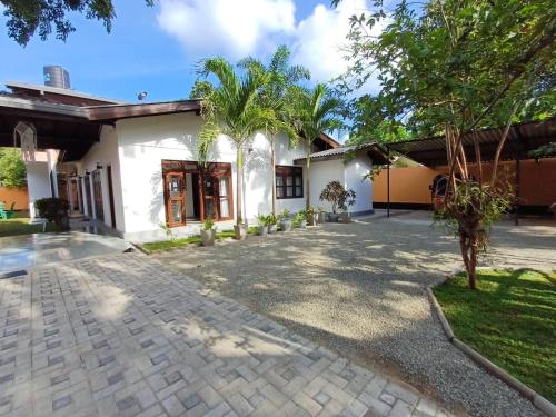 A szálláshely kívülről, Villa DeLorenta in Anuradhapura