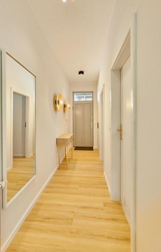 One-Bedroom Apartment image 7