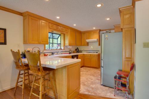 Lakefront Retreat with Deck Dock and Resort Amenities - image 12