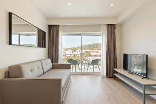 One-Bedroom Apartment Mountain View(2 Adults + 1 Child) image 2