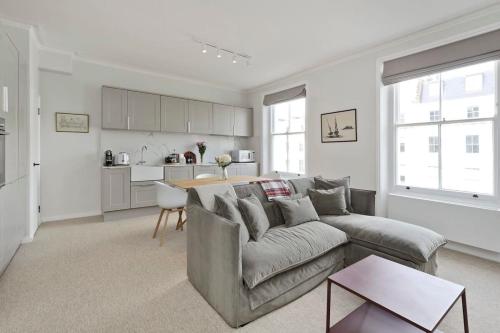 Large & Wonderful 1 Bed Pimlico - image 7