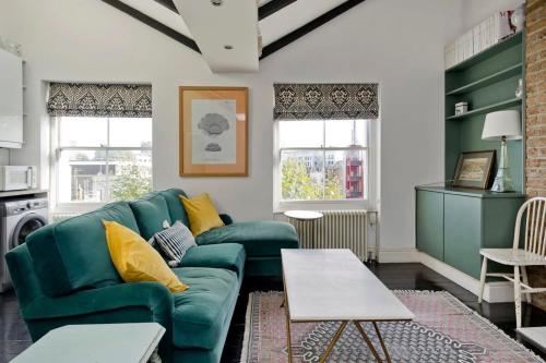 Long stay discounts- 1 Bed Bohemian Loft style Apt - image 4