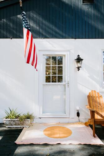 Cottage by the Sea: Pagnotto Shellback House, Остров Оук (фото 8)