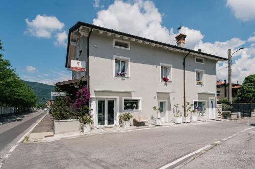 Exterior view of Franciacorta Rooms