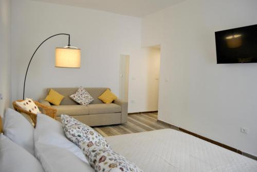 Sorriso98 B&B, Неаполь