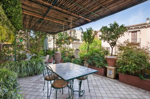 Apartment with Balcony image 3