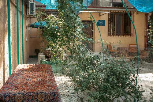 Kert, Armena Hostel in Jereván