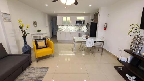 2 bedrooms, 3 beds