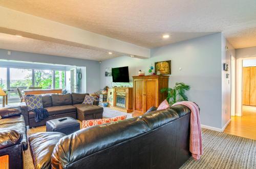 Lake Cumberland Home half Mi to Beaver Creek Marina! - image 2