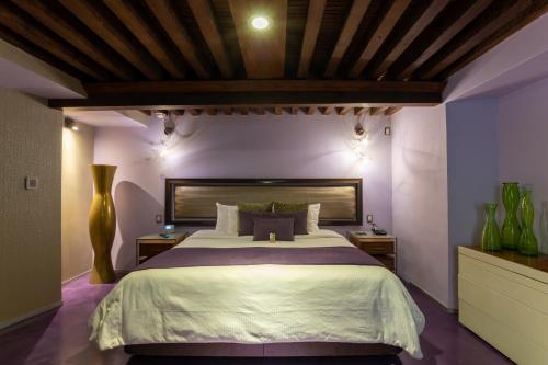 Deluxe King Room - Aranza image 2