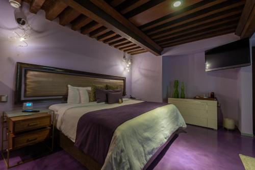 Deluxe King Room - Aranza image 4