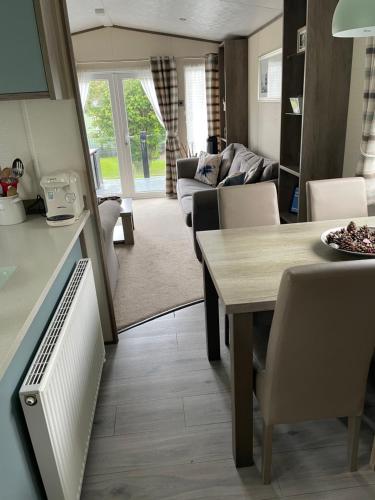 lake view staycations, Carnforth (photo 7)