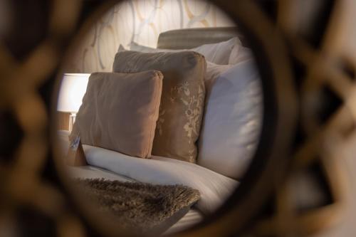 Deluxe Queen Room - Blanca image 7