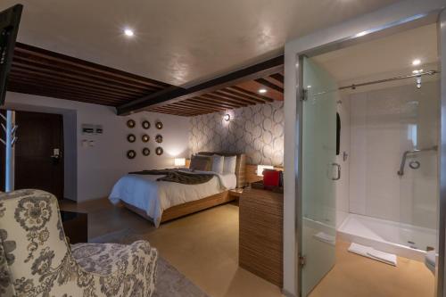 room detail thumbnail 2