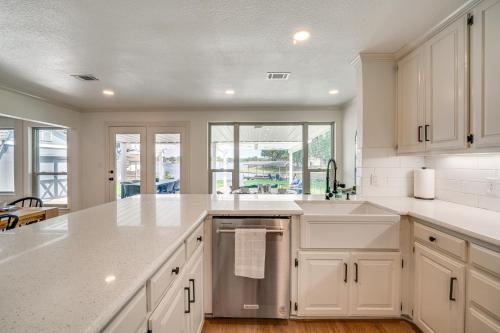 Lakefront Granbury Home with Patio, Fire Pit and Dock! in Granbury, USA
