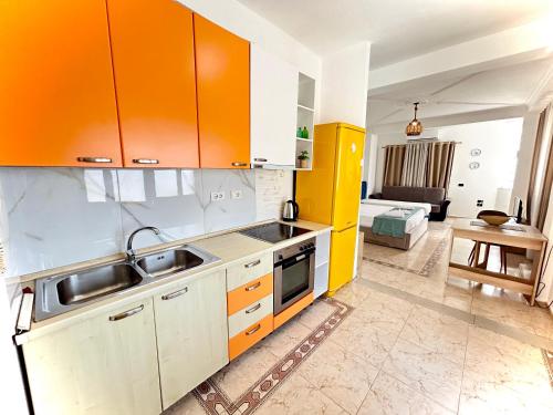 廚房, Budget Retreat Tirana & Studios in 地拉那市中心