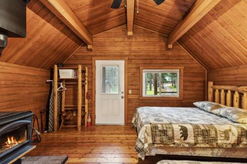 Lost Horse Lodge Double Queen Cabin 14 in Darby (MT)