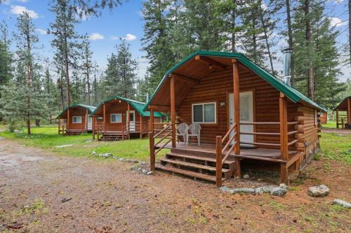 Lost Horse Lodge Double Queen Cabin 15