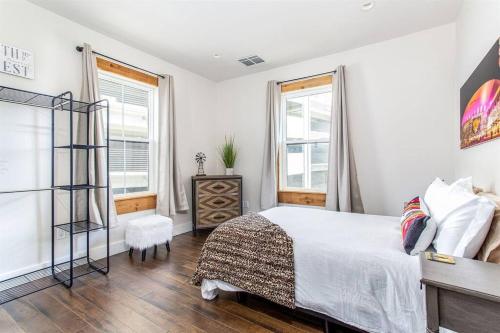 Historic Loft 2mi to Broadway On-Site Speakeasy in Nashville, USA