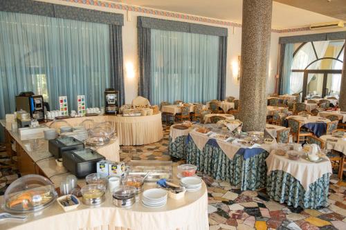 Hotel Vela d'Oro Dependence - image 3