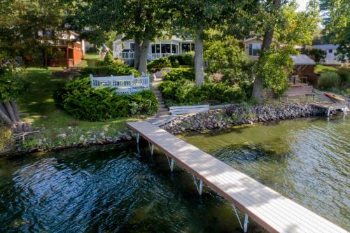 Wine Down on Waneta Lake in Hammondsport, USA