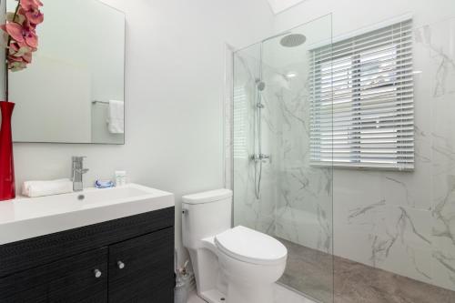 Draxhall Beach Access Gated Community Full Air Con in Lucea