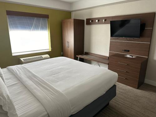 Premier King Suite