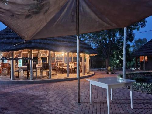 Restoran, Heritage Safari Lodge in Masindi