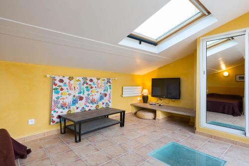 World Hostel -la girelle-Condo Rooftop Veranda Terrace - Location saisonnière - Marseille