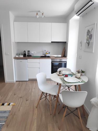 Te Amantia Apartment, Tirana (photo 8)