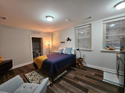 Cute + Cozy Studio at The Inman - 207 in Champaign, USA