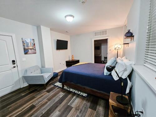 Cute + Cozy Studio at The Inman - 207 - Apartment - Champaign