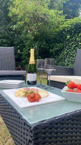 Kert, Tillyard Retreat, Ground Floor Apartment Cambridge in Cherry Hinton