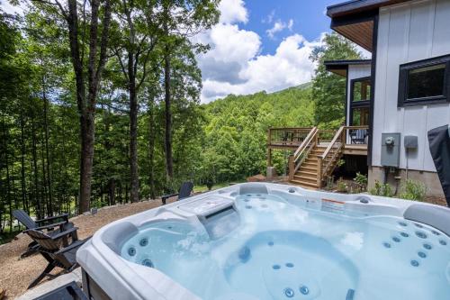 Poplar Ridge Escape in Todd, USA